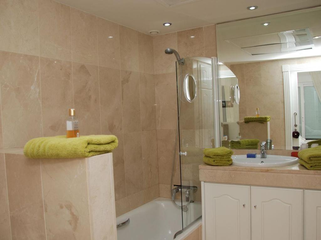 D12 Espectacular Y Moderno Apartamento En Primera Linea - Estepona - Sinfonia Del Mar エクステリア 写真